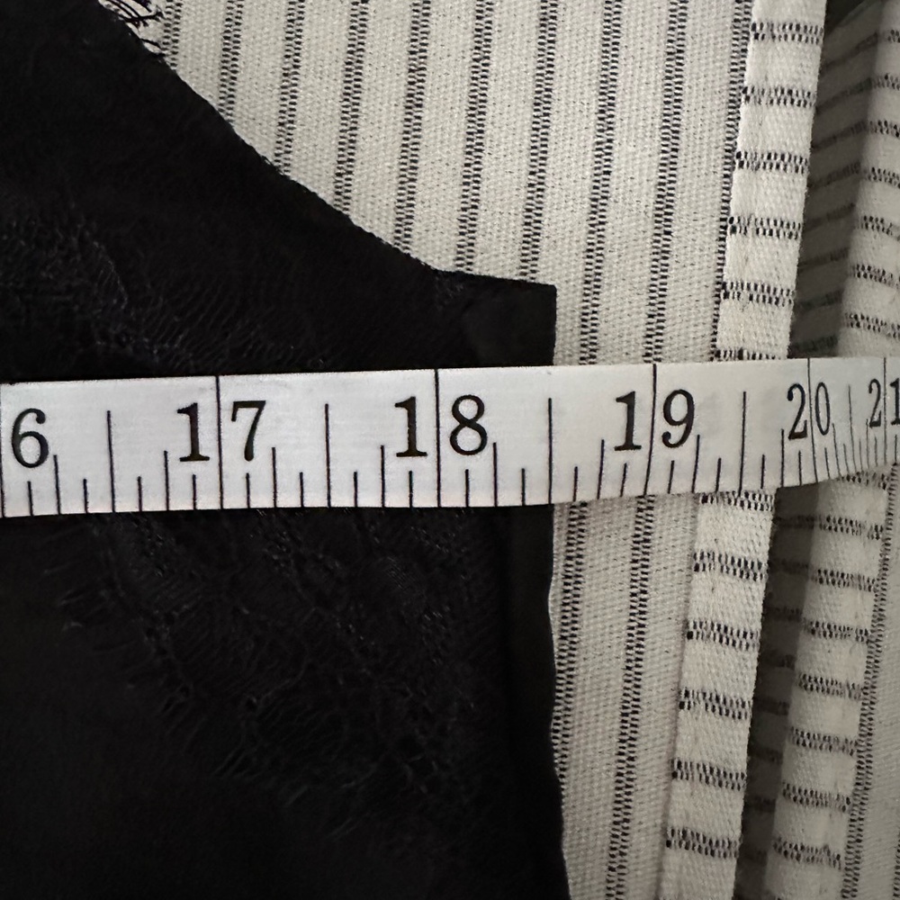 Black Lace Trim Camisole - Picture 5 of 5